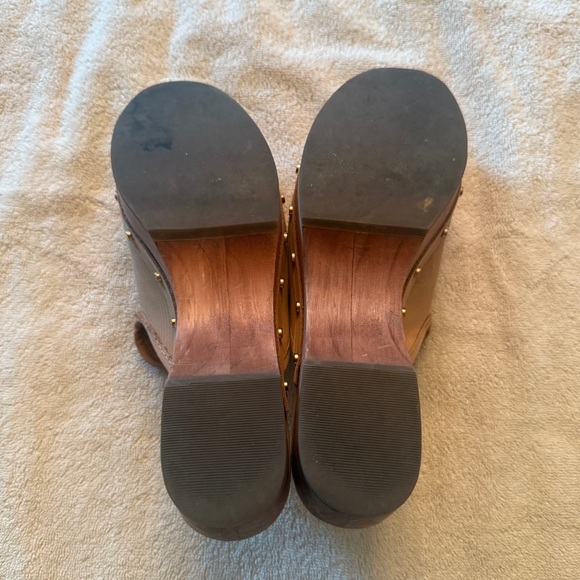 DV by Dolce Vita Tan Clogs - Picture 5 of 5
